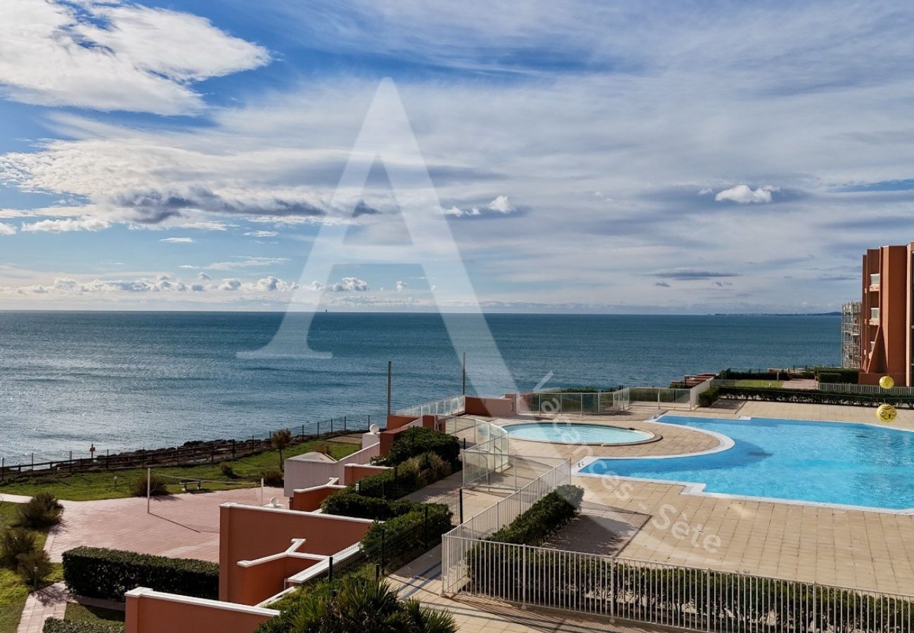 Studio in Sète - 291 / STUDIO AVEC PARKING, PISCINE ET VUE MER