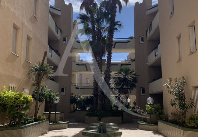 Ferienwohnung in Sète - 126 / T3 AVEC GARAGE, PISCINE, WI-FI, CLIM SÉJOUR Ferienwohnung in Sète - 126 / T3 AVEC GARAGE, PISCINE, WI-FI, CLIM SÉJOUR