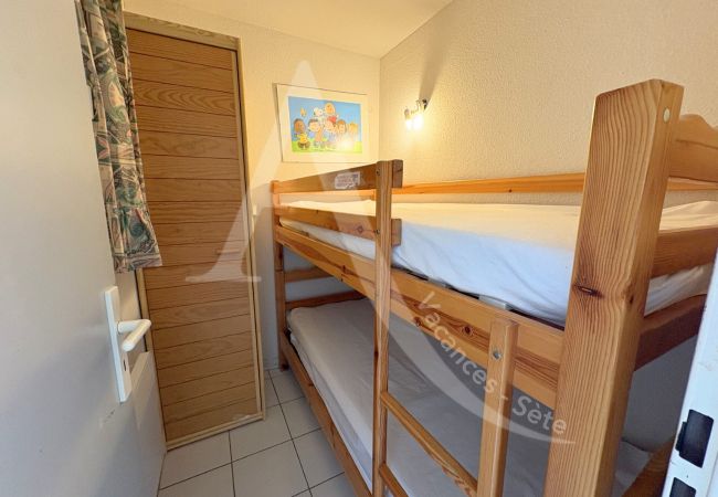 Ferienwohnung in Sète - 126 / T3 AVEC GARAGE, PISCINE, WI-FI, CLIM SÉJOUR Ferienwohnung in Sète - 126 / T3 AVEC GARAGE, PISCINE, WI-FI, CLIM SÉJOUR