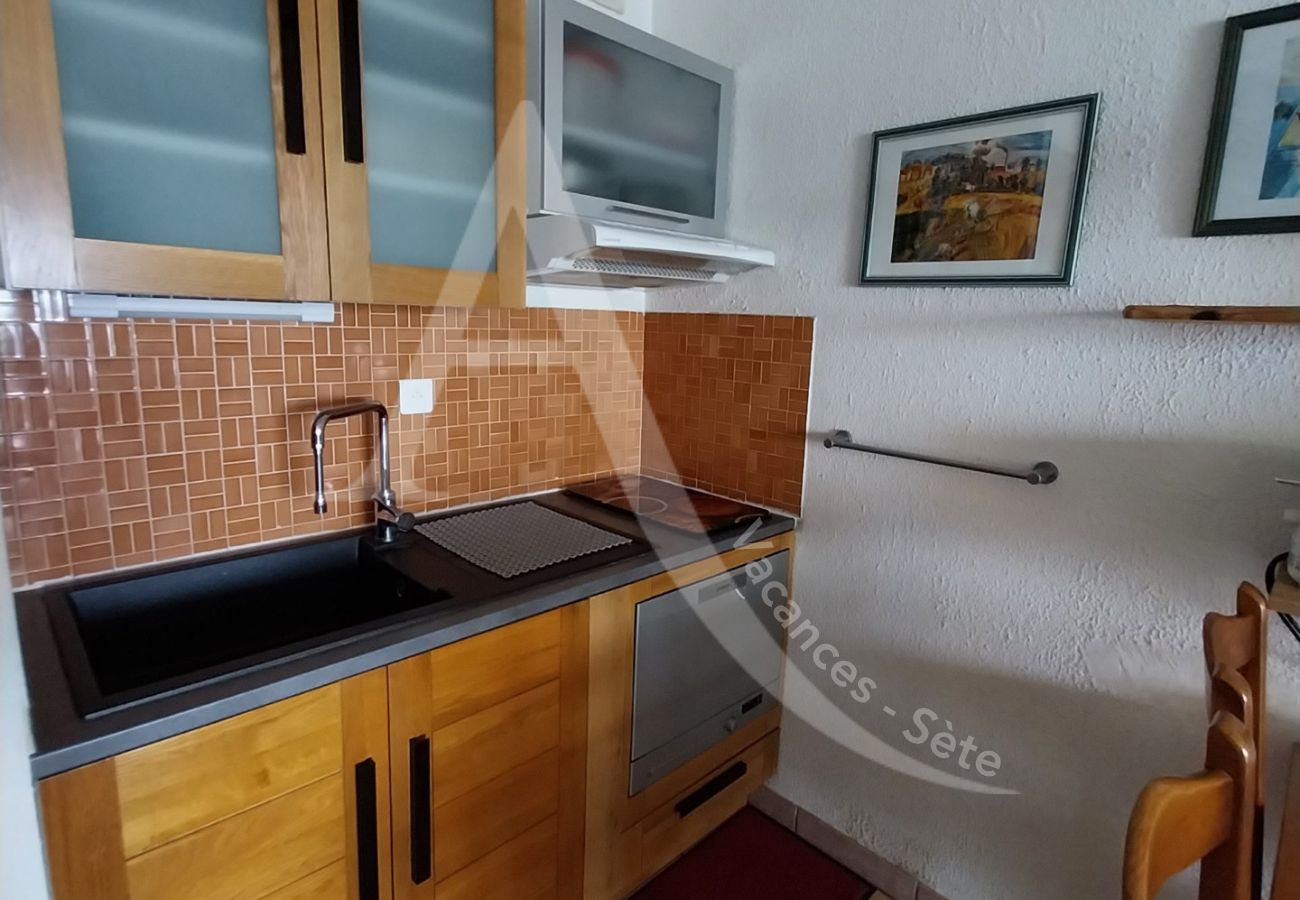 Ferienwohnung in Sète - 021 / T2 VUE MER AVEC WI-FI ET PARKING