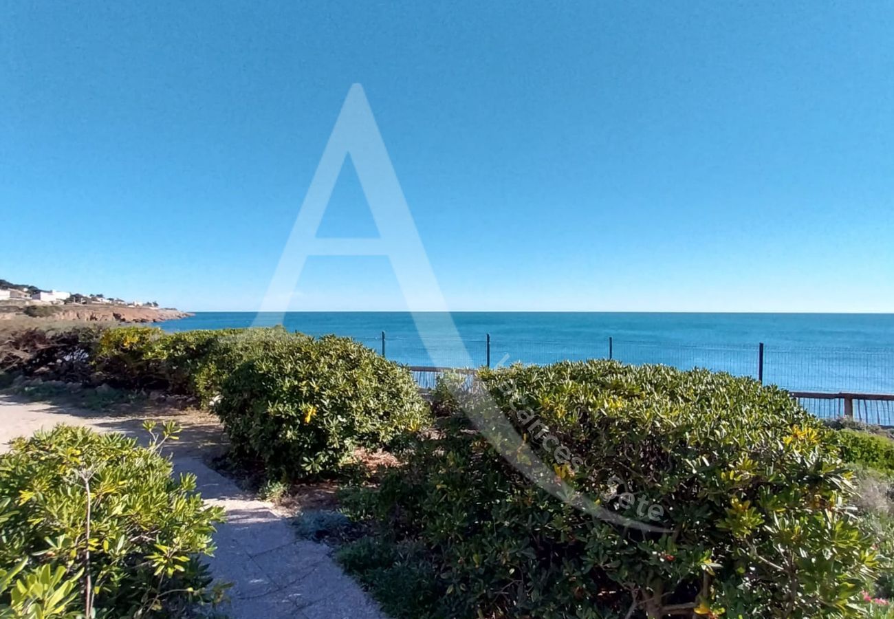 Ferienwohnung in Sète - 021 / T2 VUE MER AVEC WI-FI ET PARKING