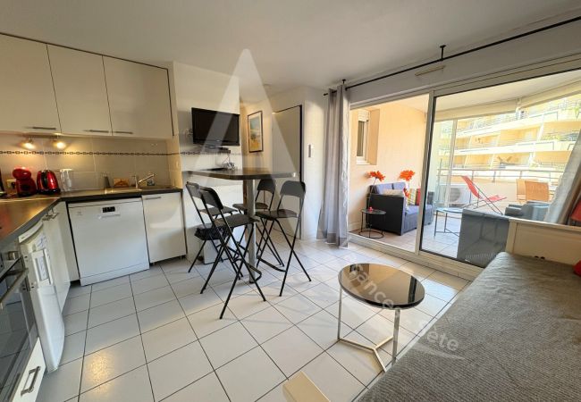 Ferienwohnung in Sète - 223 / T2 CLIMATISÉ AVEC PISCINE Ferienwohnung in Sète - 223 / T2 CLIMATISÉ AVEC PISCINE