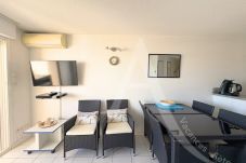 Ferienwohnung in Sète - 209 / GRAND T2 VUE MER AVEC PISCINE ET CLIM SÉJOUR
