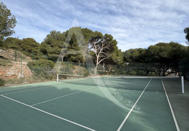 Ferienwohnung in Sète - 355 / T3 VUE MER DEGAGÉE AVEC PISCINE ET GARAGE Ferienwohnung in Sète - 355 / T3 VUE MER DEGAGÉE AVEC PISCINE ET GARAGE