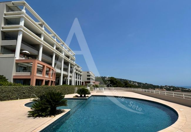 Ferienwohnung in Sète - 355 / T3 VUE MER DEGAGÉE AVEC PISCINE ET GARAGE Ferienwohnung in Sète - 355 / T3 VUE MER DEGAGÉE AVEC PISCINE ET GARAGE
