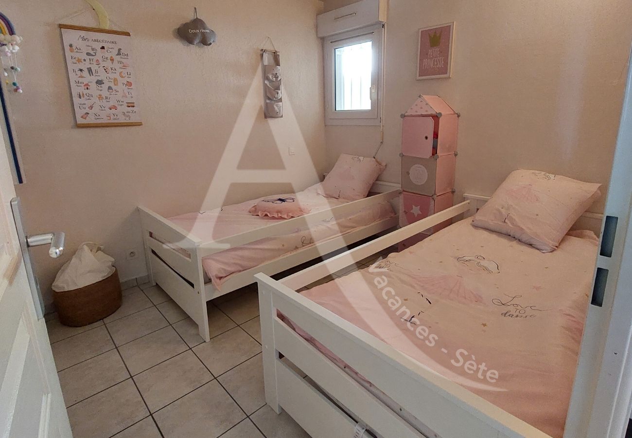 Ferienwohnung in Sète - 355 / T3 VUE MER DEGAGÉE AVEC PISCINE ET GARAGE Ferienwohnung in Sète - 355 / T3 VUE MER DEGAGÉE AVEC PISCINE ET GARAGE