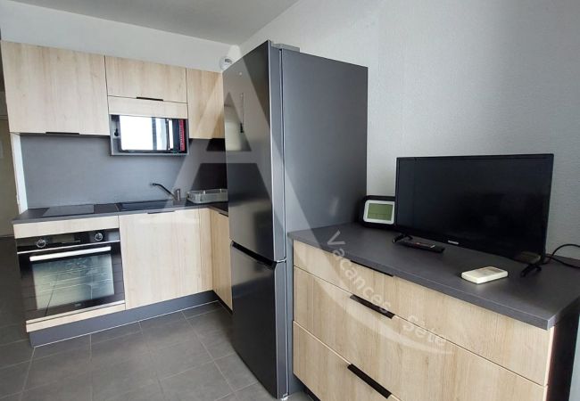 Ferienwohnung in Sète - 025 / T2 AVEC CLIM SALON, PISCINE ET VUE MER Ferienwohnung in Sète - 025 / T2 AVEC CLIM SALON, PISCINE ET VUE MER