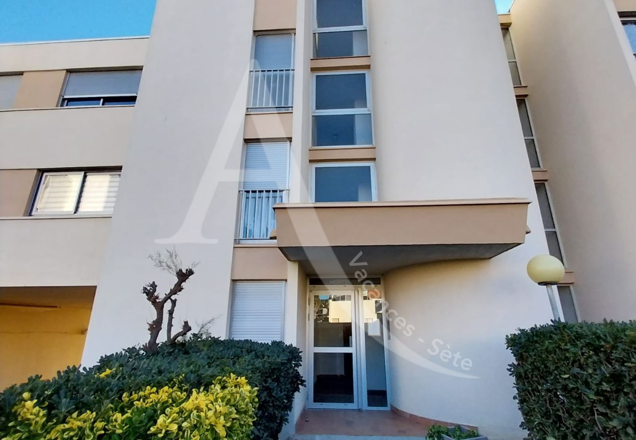 Studio in Sète - 054 / STUDIO CLIMATISÉ AVEC WI-FI ET PARKING Studio in Sète - 054 / STUDIO CLIMATISÉ AVEC WI-FI ET PARKING