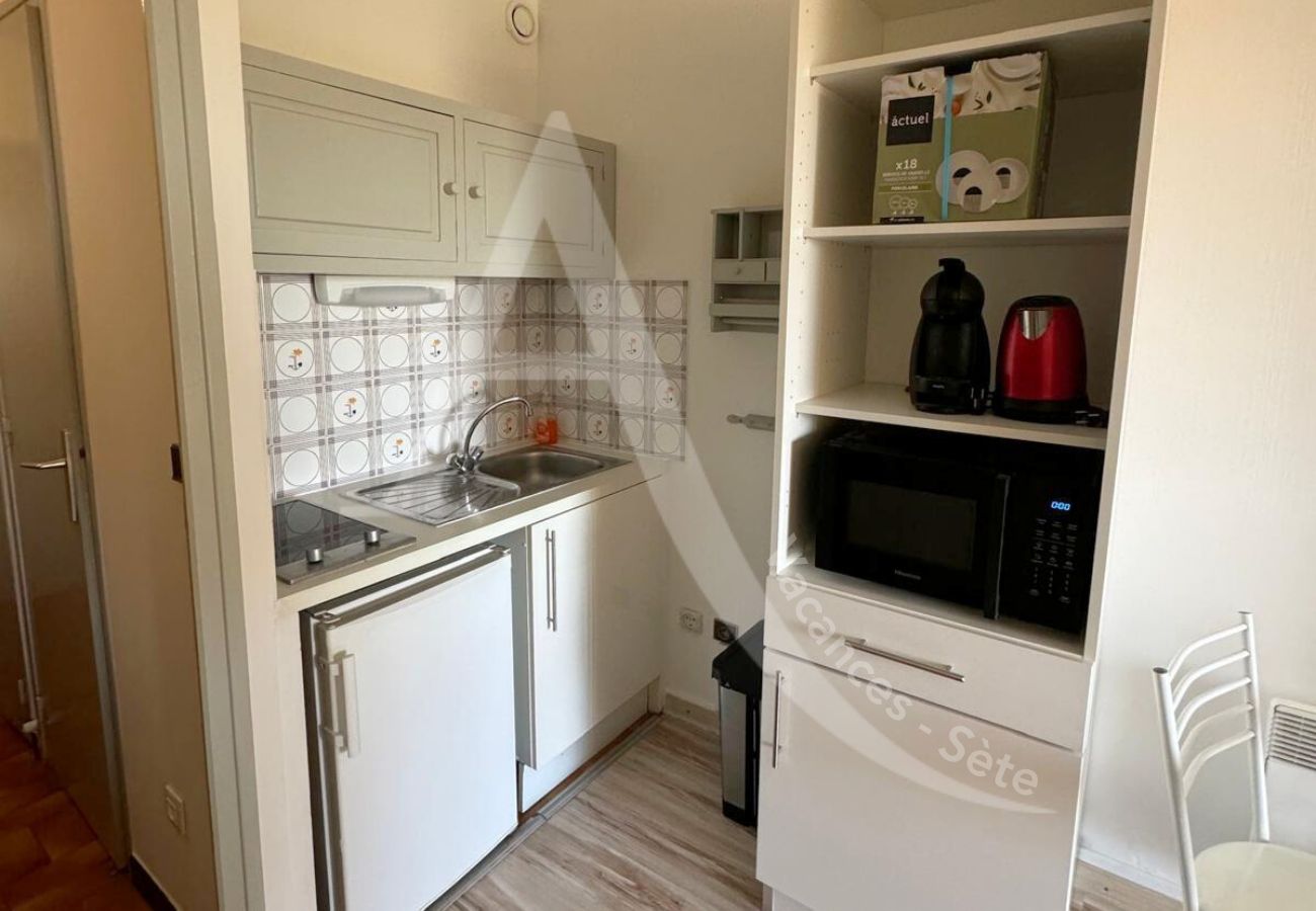 Studio in Sète - 084 / STUDIO AVEC WI-FI ET PARKING Studio in Sète - 084 / STUDIO AVEC WI-FI ET PARKING