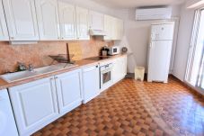 Ferienwohnung in Sète - 011 / GRAND T3 LUMINEUX AVEC TERRASSE VUE MER, CLI