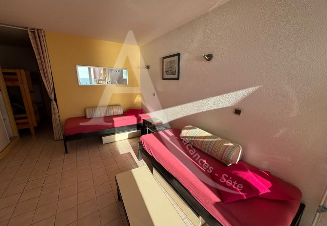 Studio in Sète - 208 / STUDIO AVEC PARKING, PISCINE ET VUE MER Studio in Sète - 208 / STUDIO AVEC PARKING, PISCINE ET VUE MER