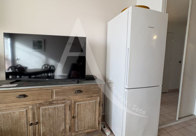 Apartment in Sète - 195 / T2 AVEC PARKING, WI-FI ET VUE MER Apartment in Sète - 195 / T2 AVEC PARKING, WI-FI ET VUE MER