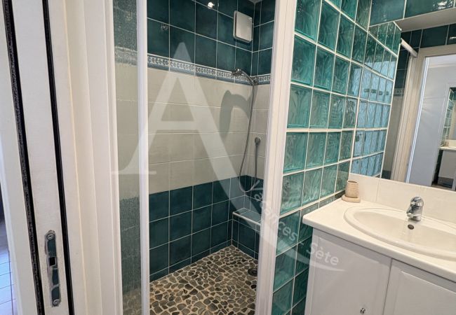 Apartment in Sète - 195 / T2 AVEC PARKING, WI-FI ET VUE MER Apartment in Sète - 195 / T2 AVEC PARKING, WI-FI ET VUE MER