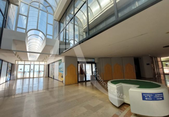 Apartment in Sète - 195 / T2 AVEC PARKING, WI-FI ET VUE MER Apartment in Sète - 195 / T2 AVEC PARKING, WI-FI ET VUE MER