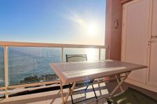 Apartment in Sète - 195 / T2 AVEC PARKING, WI-FI ET VUE MER