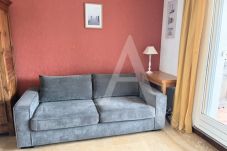 Apartment in Sète - 231 / T2 AVEC PARKING ET PISCINE