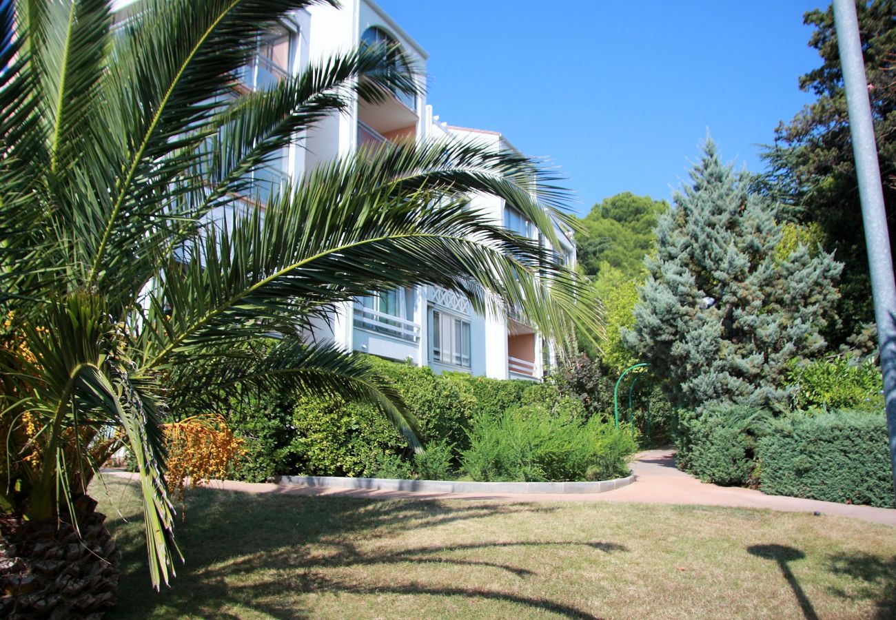 Apartment in Sète - 010