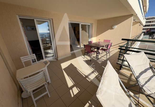 Apartment in Sète - 197 / T2 LARGE TERRASSE AVEC GARAGE ET PISCINE Apartment in Sète - 197 / T2 LARGE TERRASSE AVEC GARAGE ET PISCINE