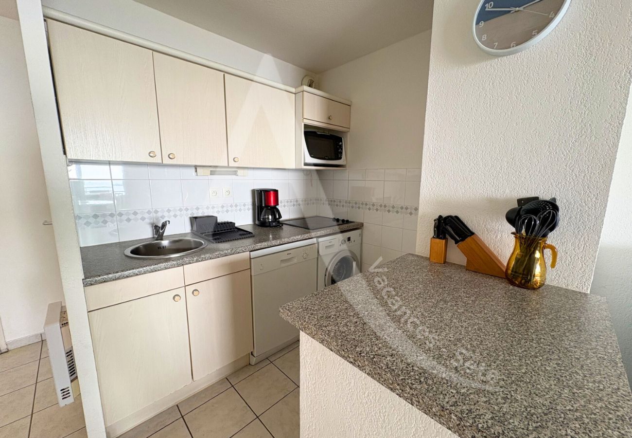 Apartment in Sète - 077 / T3 VUE MER AVEC PISCINE, PARKING ET GARAGE Apartment in Sète - 077 / T3 VUE MER AVEC PISCINE, PARKING ET GARAGE