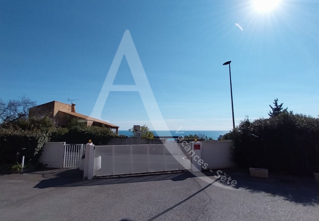 Apartment in Sète - 077 / T3 VUE MER AVEC PISCINE, PARKING ET GARAGE Apartment in Sète - 077 / T3 VUE MER AVEC PISCINE, PARKING ET GARAGE