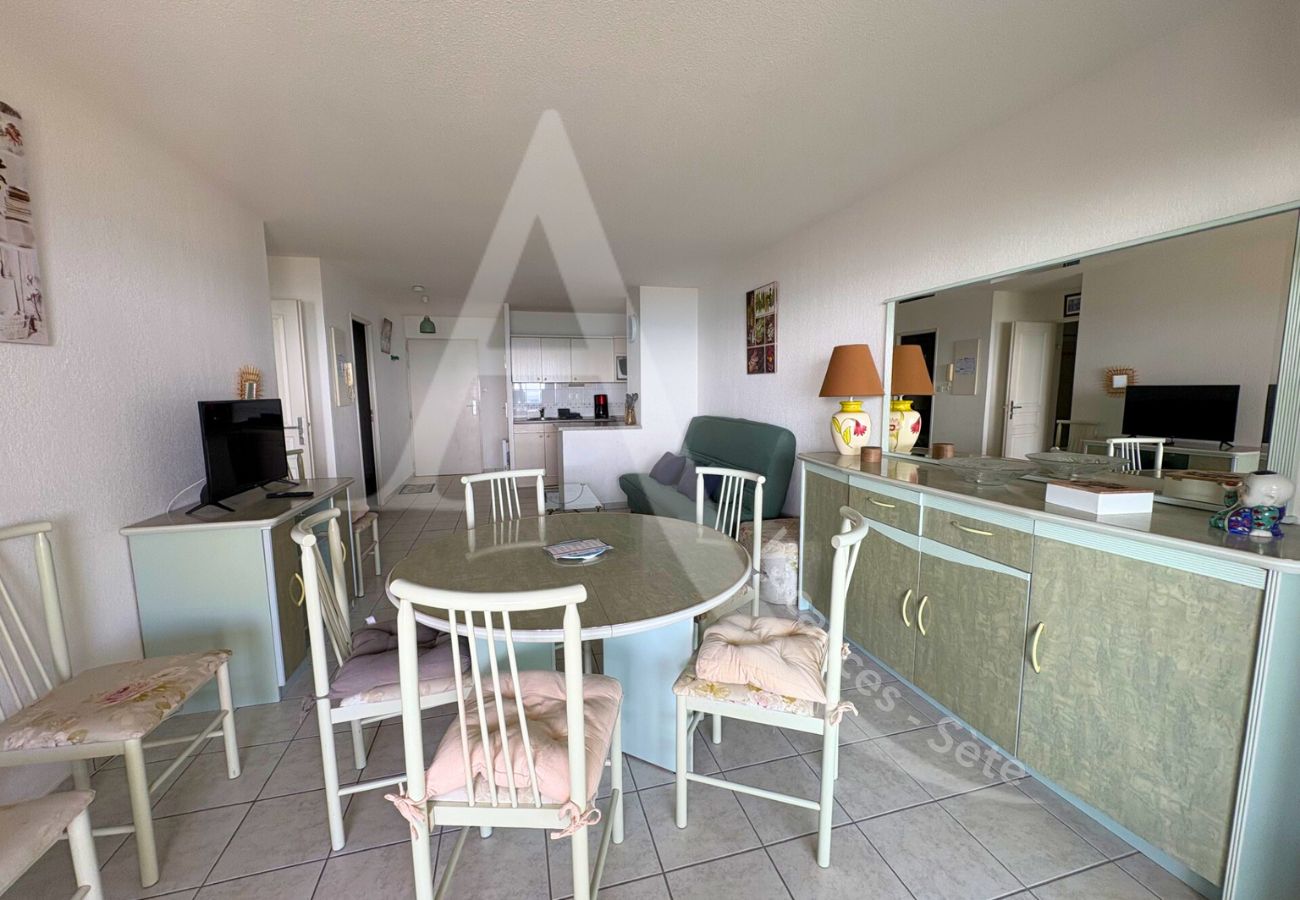Apartment in Sète - 077 / T3 VUE MER AVEC PISCINE, PARKING ET GARAGE Apartment in Sète - 077 / T3 VUE MER AVEC PISCINE, PARKING ET GARAGE