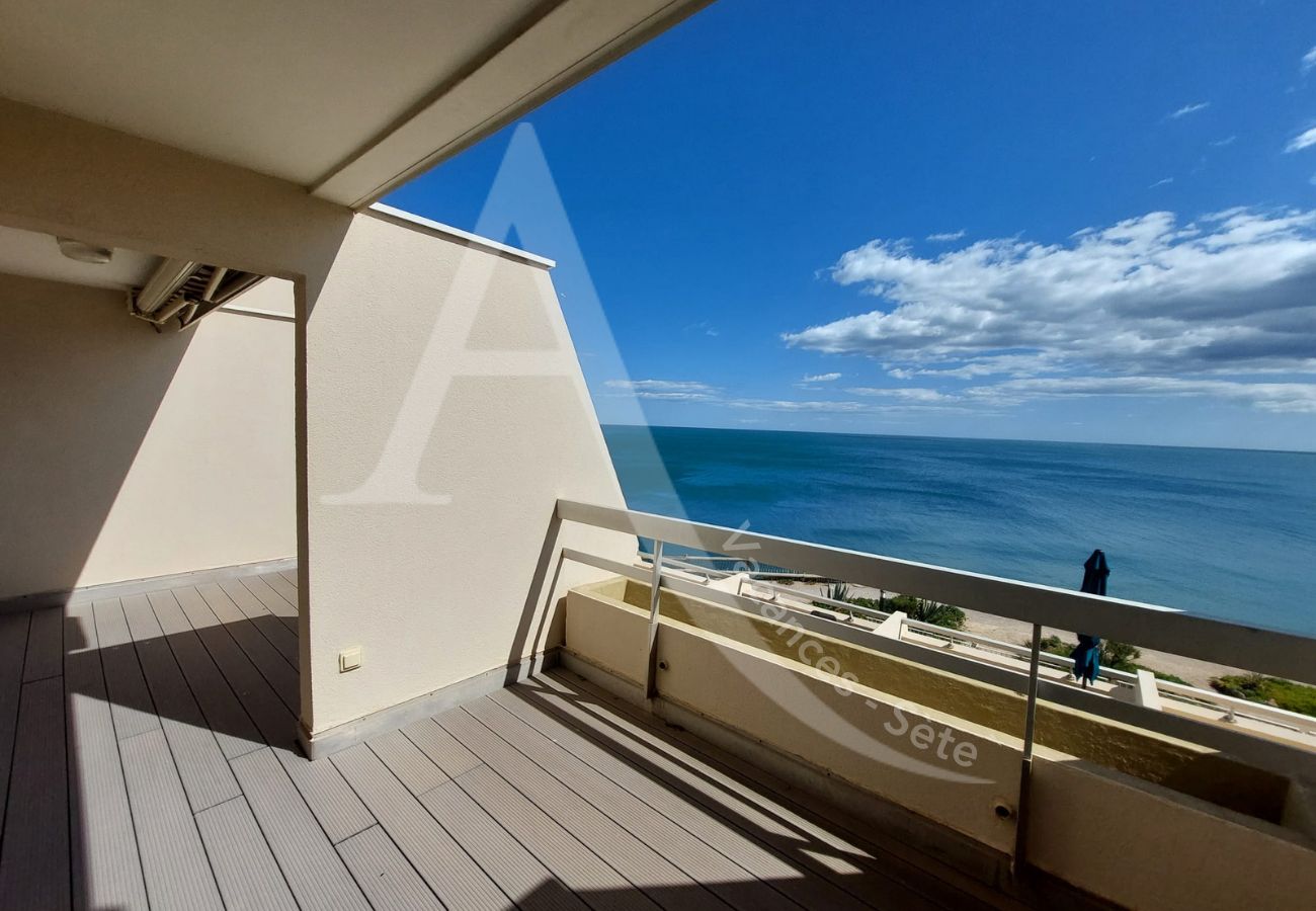 Apartment in Sète - 196 / T3 VUE MER AVEC PARKING