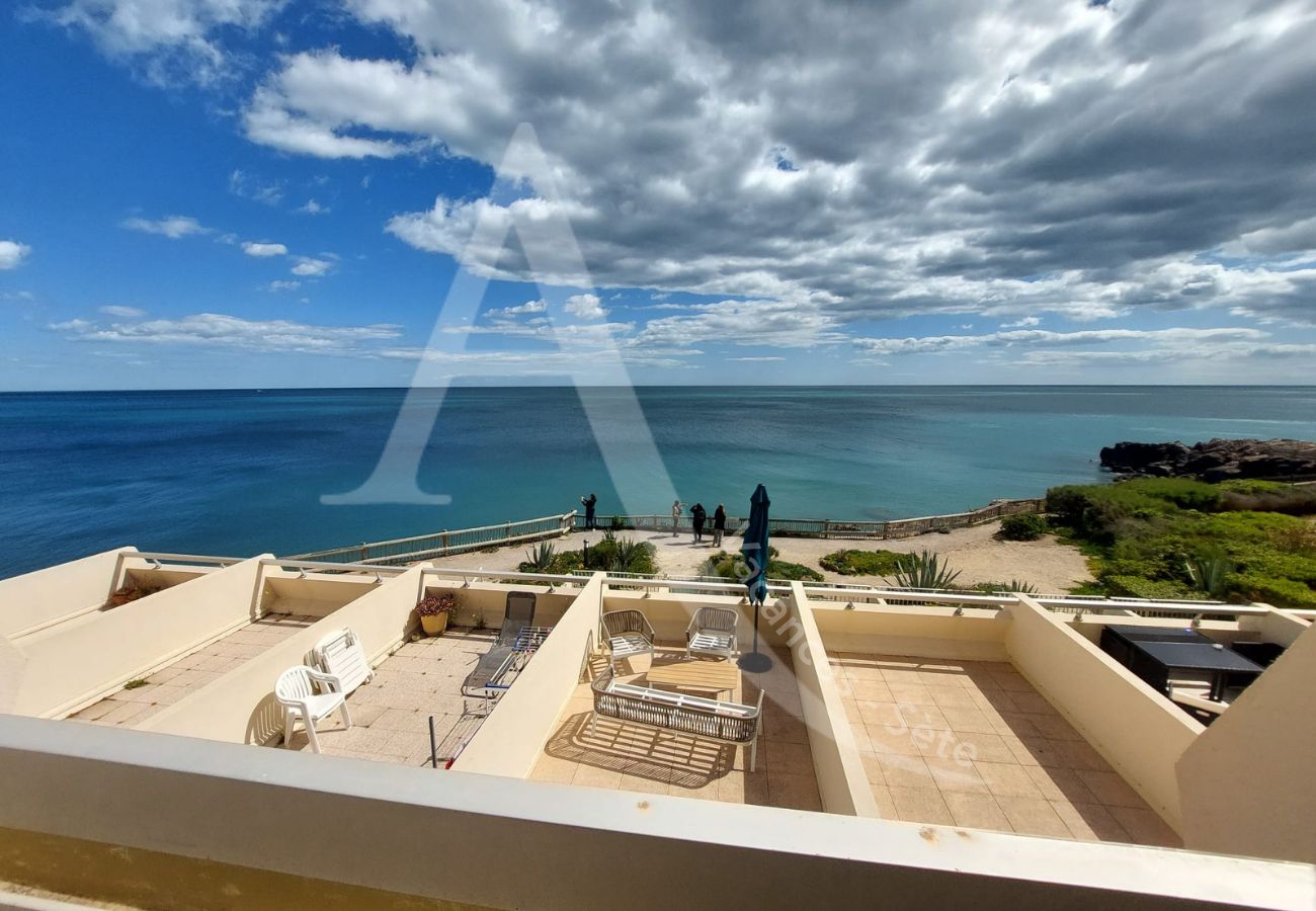 Apartment in Sète - 196 / T3 VUE MER AVEC PARKING