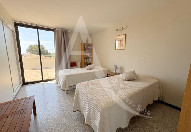 Villa in Sète - 136 / VILLA AVEC VUE + WI-FI SUR LES HAUTEURS  Villa in Sète - 136 / VILLA AVEC VUE + WI-FI SUR LES HAUTEURS