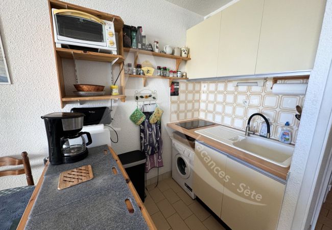 Studio in Sète - 066 / STUDIO AVEC PARKING ET VUE MER Studio in Sète - 066 / STUDIO AVEC PARKING ET VUE MER