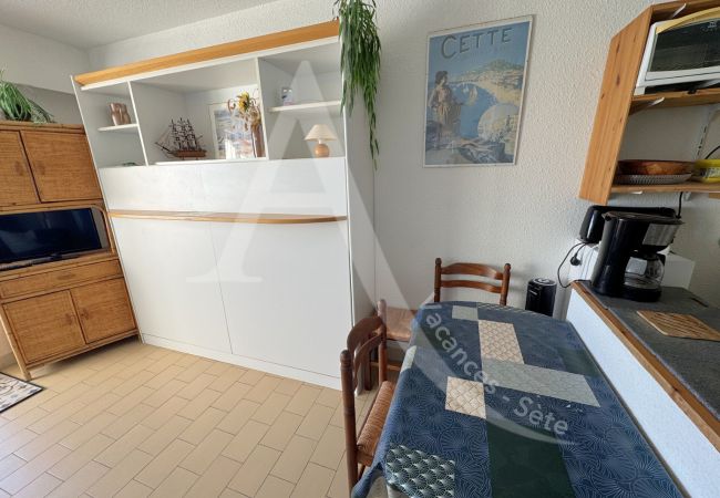 Studio in Sète - 066 / STUDIO AVEC PARKING ET VUE MER Studio in Sète - 066 / STUDIO AVEC PARKING ET VUE MER