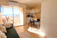 Apartment in Sète - 055 / T2 CLASSÉ RÉNOVÉ AVEC CLIM ET PARKING