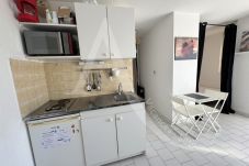 Apartment in Sète - 157 / STUDIO AVEC PARKING PROCHE PLAGE