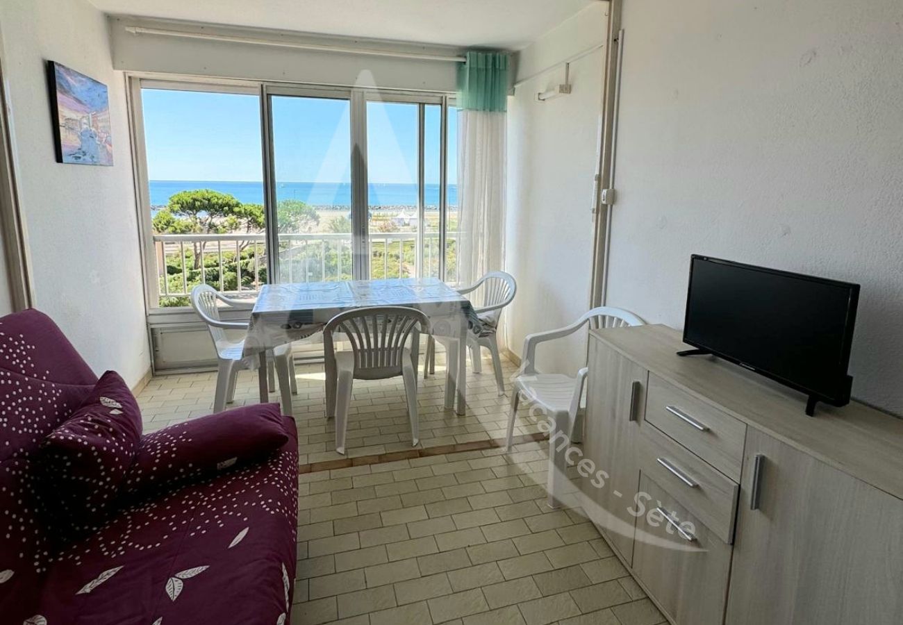 Studio in Sète - 103 / STUDIO AVEC PARKING FACE A LA MER