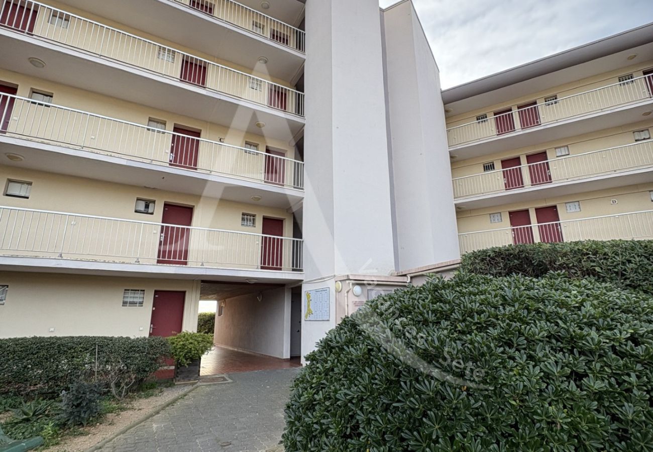 Studio in Sète - 103 / STUDIO AVEC PARKING FACE A LA MER