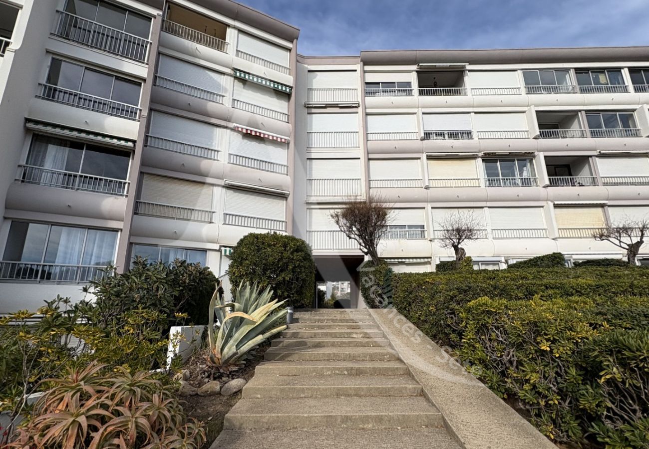 Studio in Sète - 103 / STUDIO AVEC PARKING FACE A LA MER