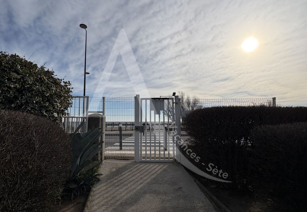 Studio in Sète - 103 / STUDIO AVEC PARKING FACE A LA MER