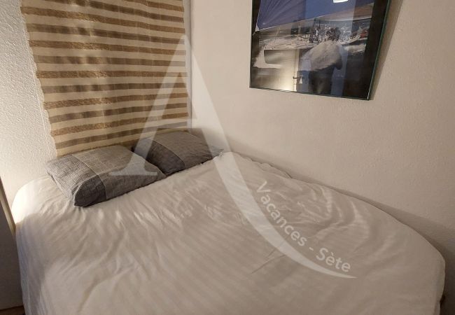 Apartment in Sète - 013 / DUPLEX, DOUBLE TERRASSE, CLIM + WIFI Apartment in Sète - 013 / DUPLEX, DOUBLE TERRASSE, CLIM + WIFI