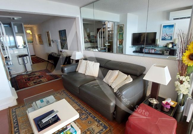 Apartment in Sète - 013 / DUPLEX, DOUBLE TERRASSE, CLIM + WIFI Apartment in Sète - 013 / DUPLEX, DOUBLE TERRASSE, CLIM + WIFI