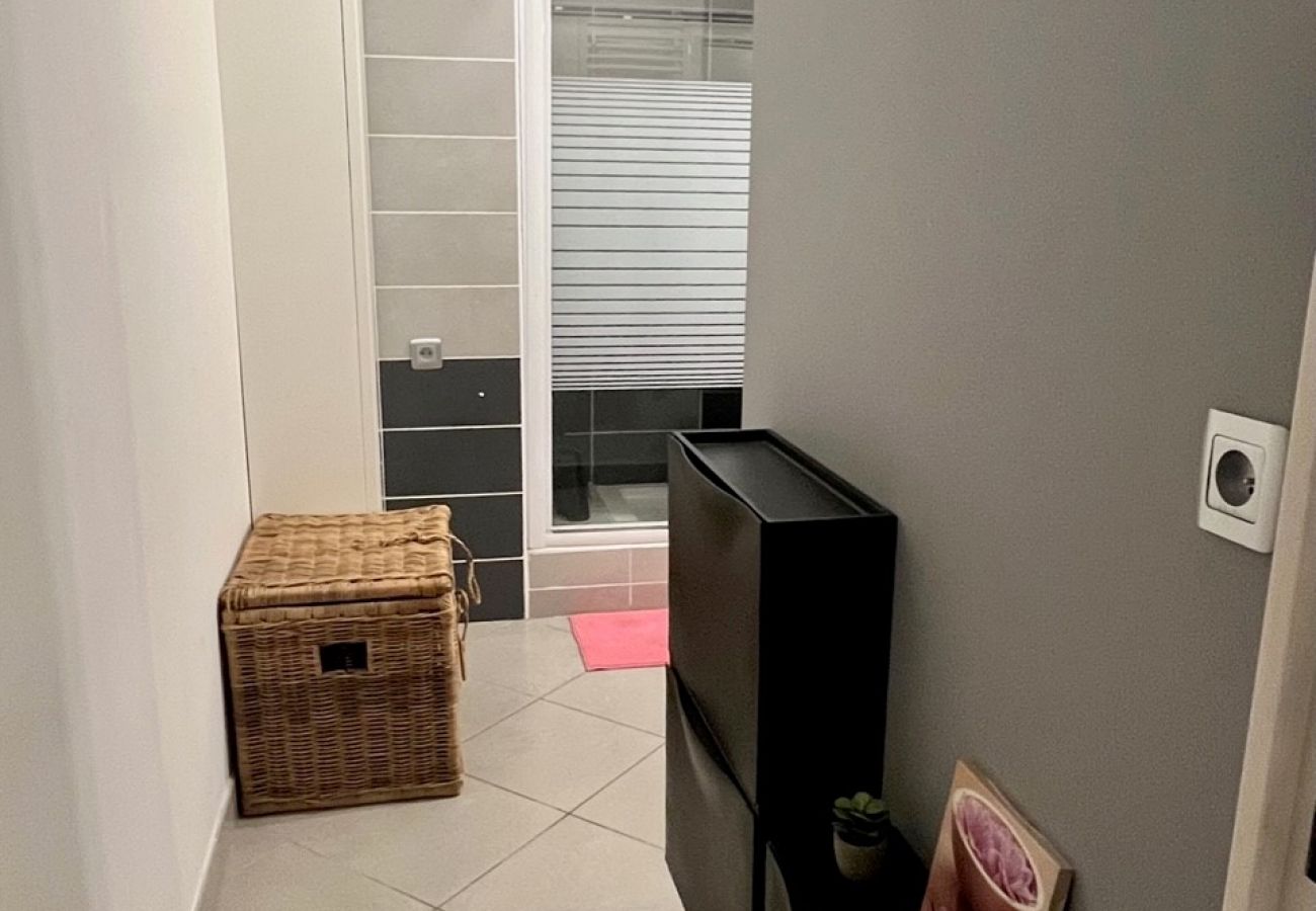 Apartment in Sète - 002