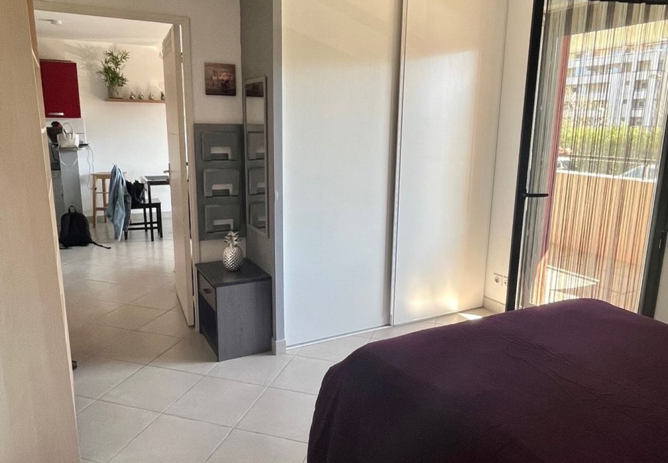 Apartment in Sète - 002