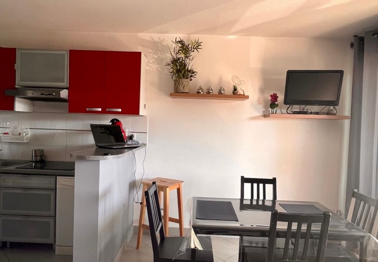 Apartment in Sète - 002