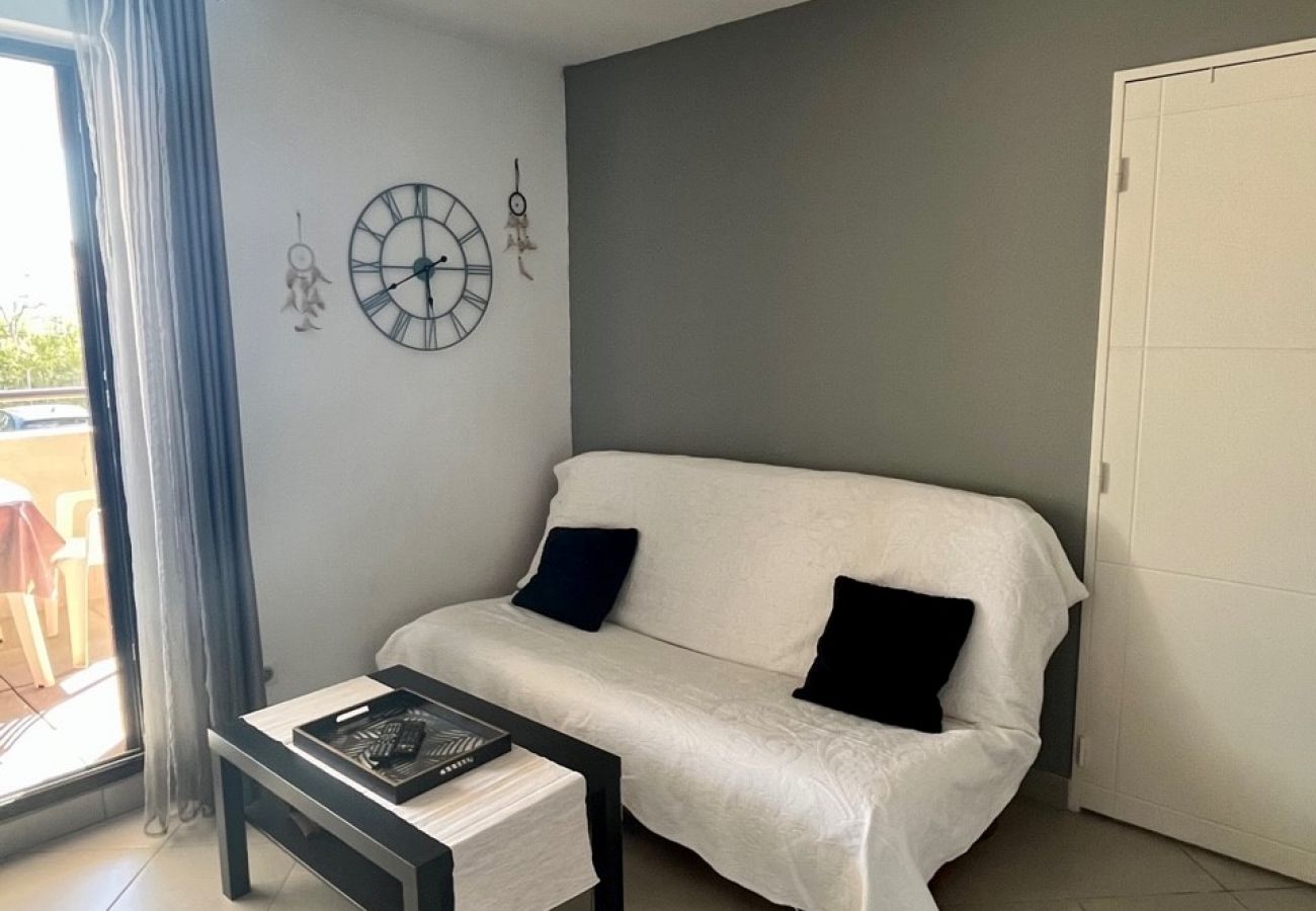 Apartment in Sète - 002