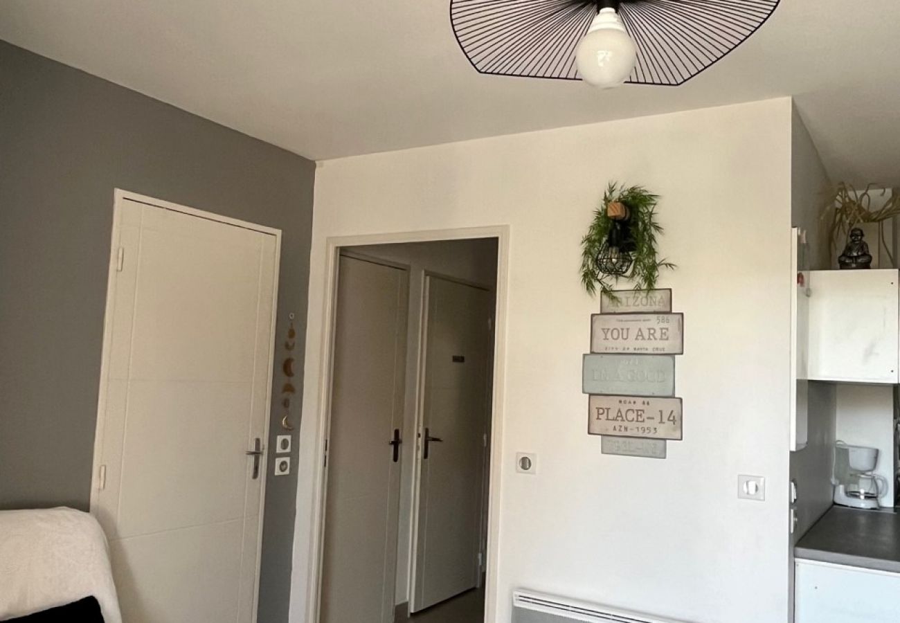 Apartment in Sète - 002