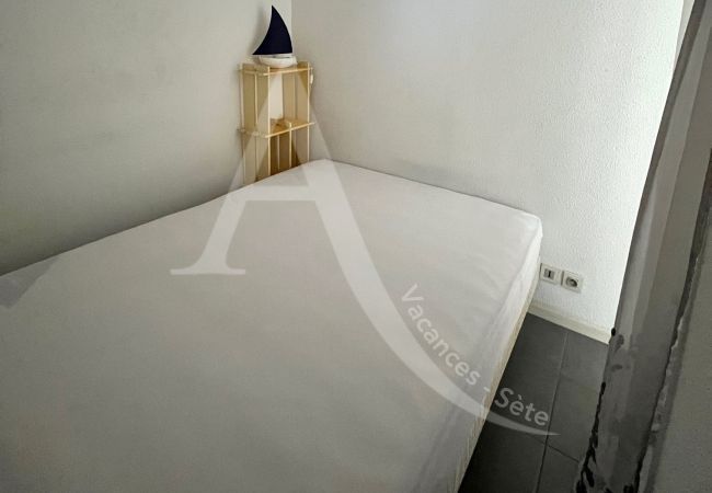 Apartment in Sète - 025 / T2 AVEC CLIM SALON, PISCINE ET VUE MER Apartment in Sète - 025 / T2 AVEC CLIM SALON, PISCINE ET VUE MER