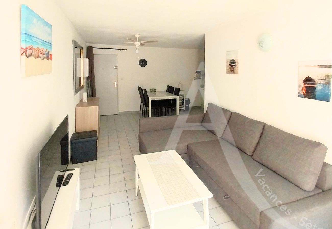 Apartment in Sète - 362 / T3 AVEC PISCINE ET GARAGE