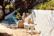 Studio in Sète - 057 / CHARMANT STUDIO AVEC CLIM, WI-FI ET PISCINE