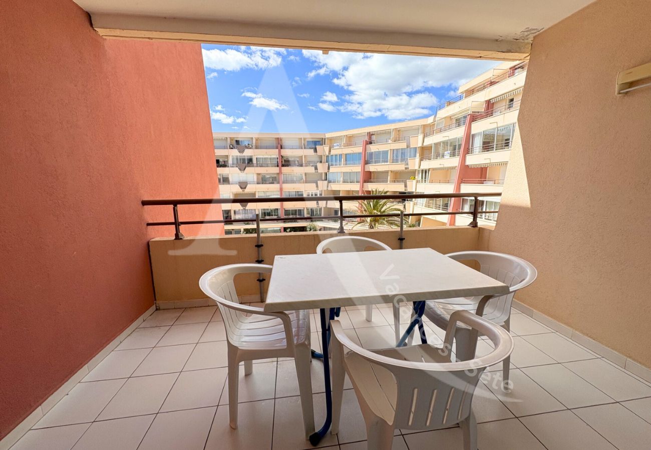 Apartment in Sète - 312 / T2 AVEC GARAGE ET PISCINE Apartment in Sète - 312 / T2 AVEC GARAGE ET PISCINE