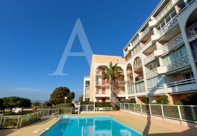 Apartment in Sète - 212 / T2 MODERNE AVEC PISCINE ET PARKING Apartment in Sète - 212 / T2 MODERNE AVEC PISCINE ET PARKING