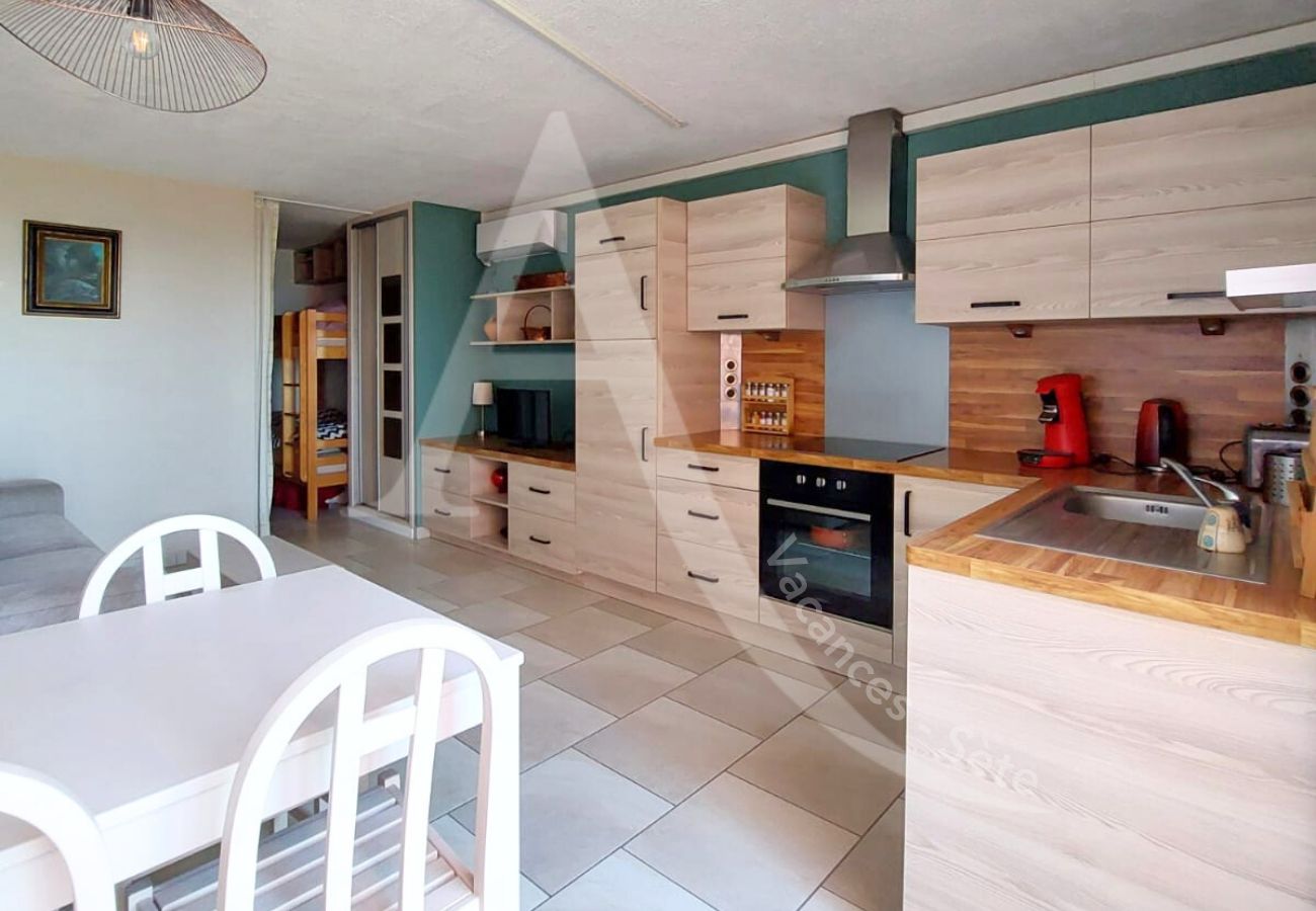 Studio in Sète - 064 / STUDIO CABINE CLIM,WIFI ET PARKING Studio in Sète - 064 / STUDIO CABINE CLIM,WIFI ET PARKING