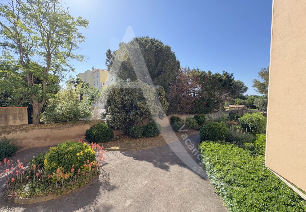 Apartment in Sète - 024 / T2 SPACIEUX, LOGGIA ET ACCES WIFI Apartment in Sète - 024 / T2 SPACIEUX, LOGGIA ET ACCES WIFI